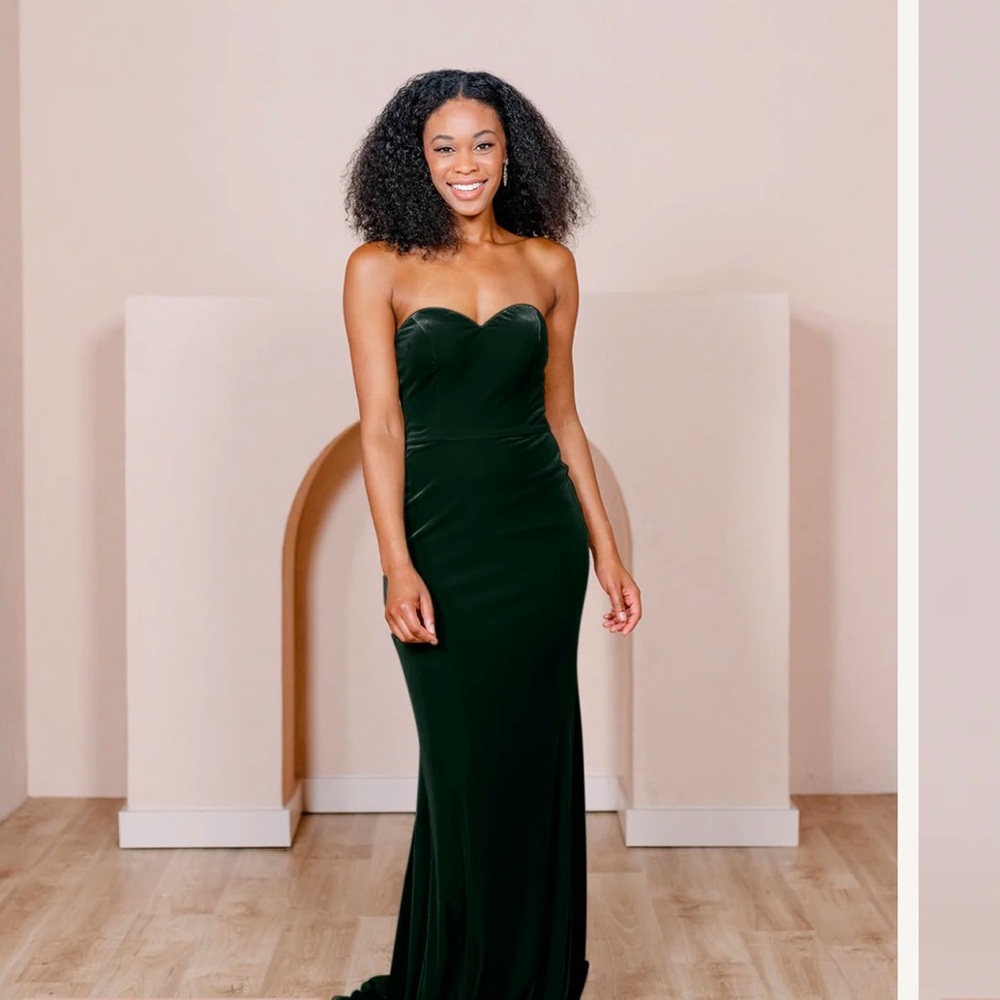 Revelry Emerald Quinn Velvet Dress